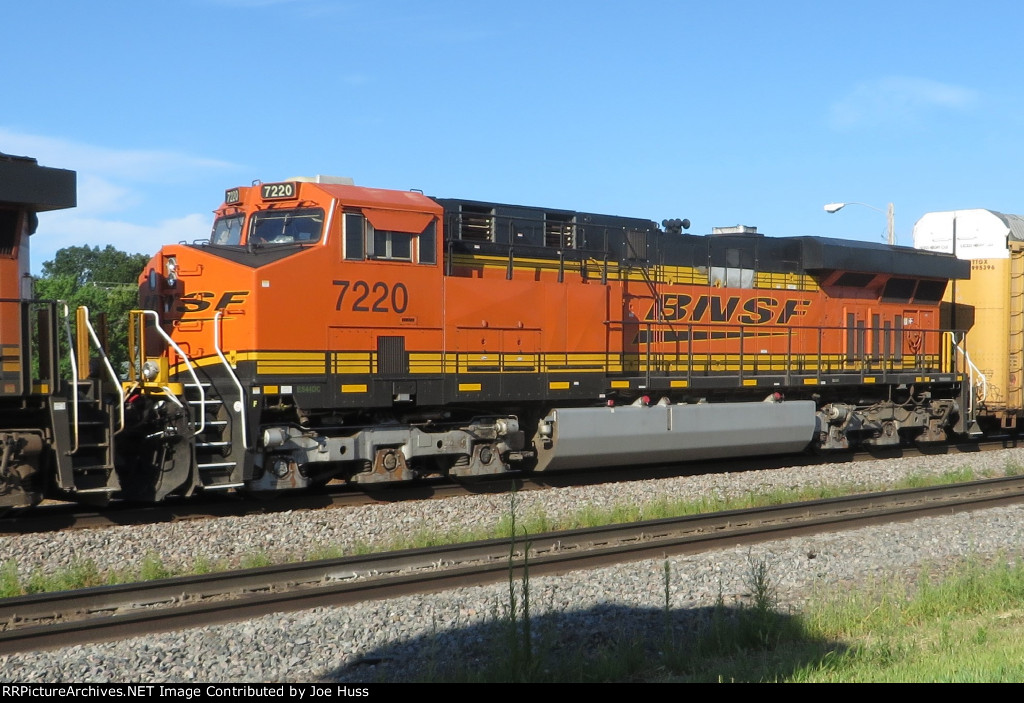 BNSF 7220